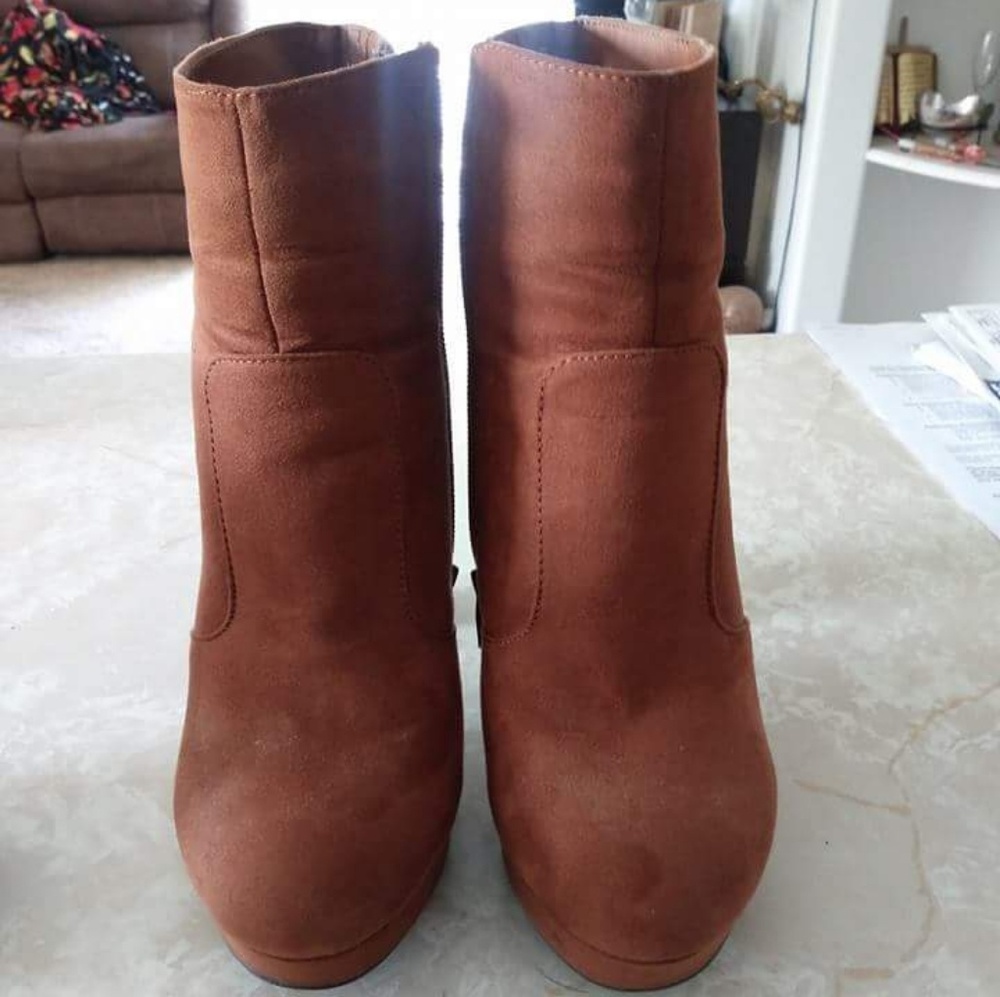 Boots - Picture 2 of 5